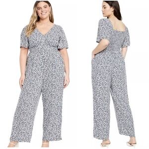 XL Cottage Floral Rayon Romper Comfy Puff Sleeve Wide Leg Navy White Flattering